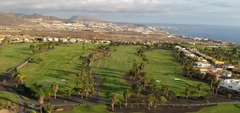 ¡Oportunidad de Inversión! Parcela en Golf de Adeje