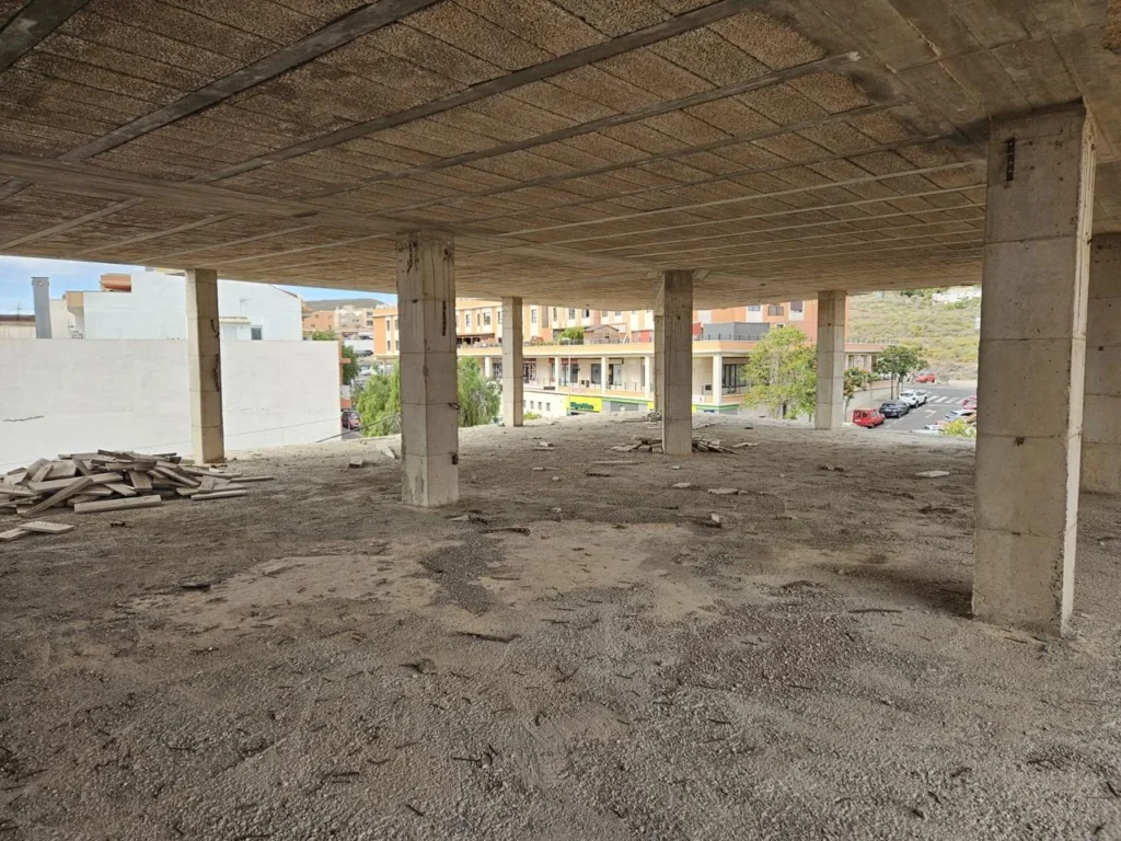 ¡Posibilidad de Inversión! Edificio en San Isidro 11