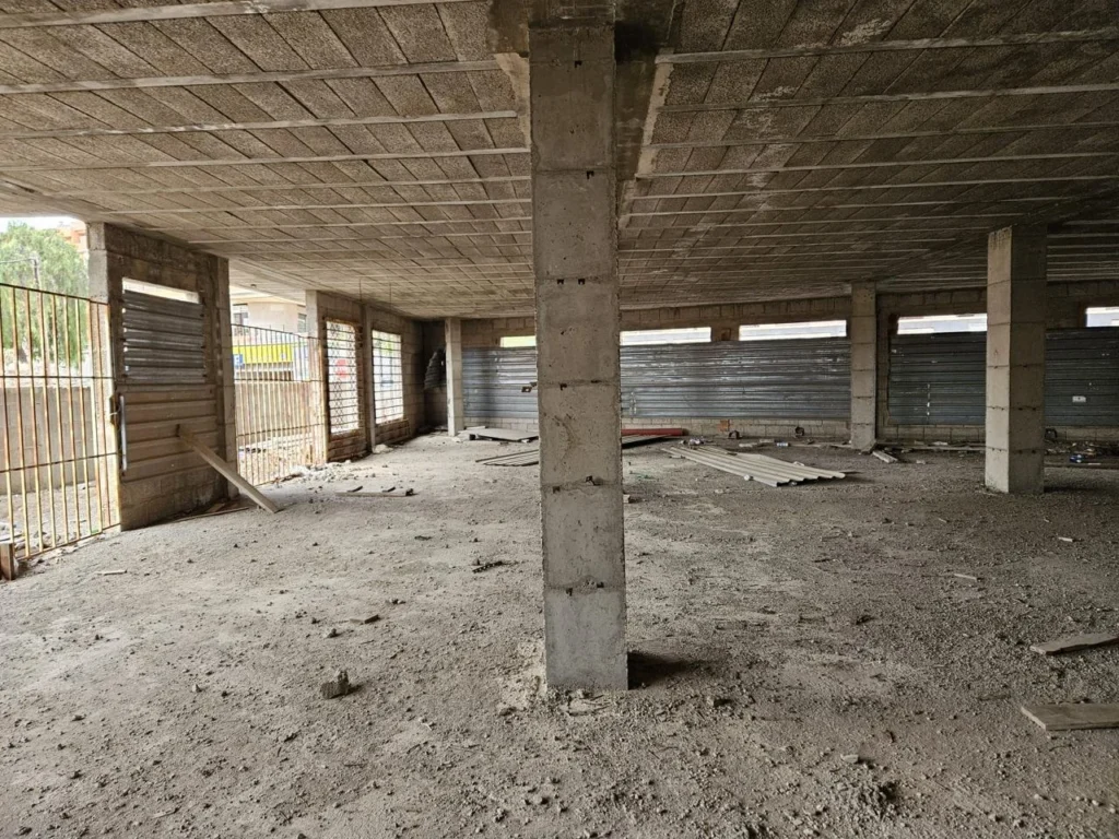 ¡Posibilidad de Inversión! Edificio en San Isidro 10