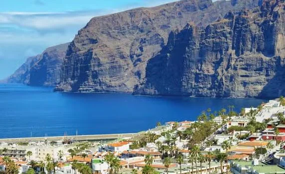 Parcela Deportiva en Acantilado de Los Gigantes