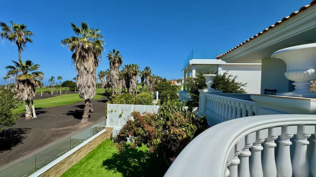 Espectacular villa de lujo en primera línea de golf con piscina, ascensor, sótano y vistas a La Gomera 49