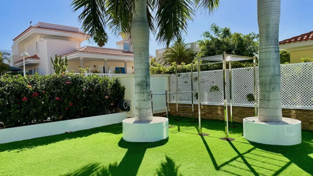Espectacular villa de lujo en primera línea de golf con piscina, ascensor, sótano y vistas a La Gomera 29