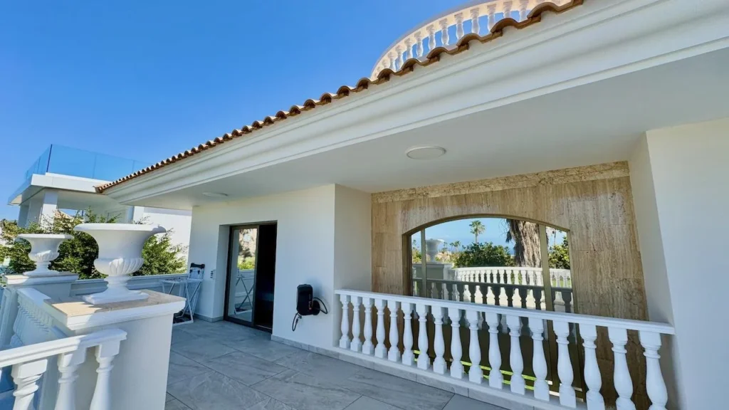 Espectacular villa de lujo en primera línea de golf con piscina, ascensor, sótano y vistas a La Gomera 50