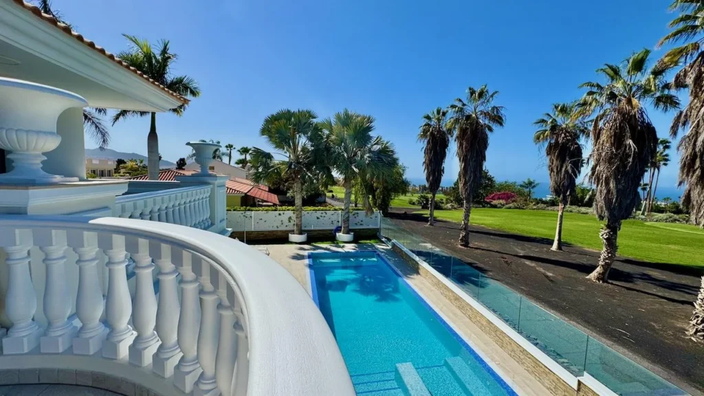 Espectacular villa de lujo en primera línea de golf con piscina, ascensor, sótano y vistas a La Gomera 48