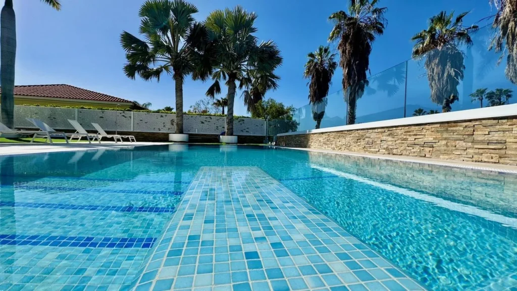 Espectacular villa de lujo en primera línea de golf con piscina, ascensor, sótano y vistas a La Gomera 33