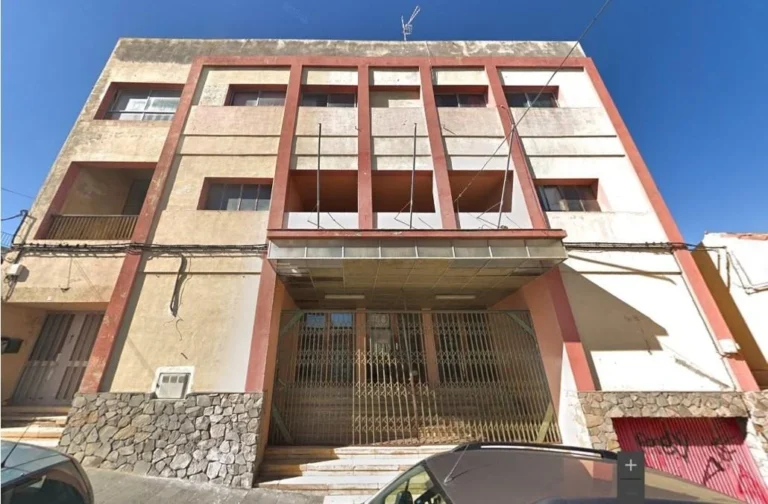 EDIFICIO RESIDENCIAL, SOCIOCULTURAL + FINCA ACRÍCOLA ANEXA