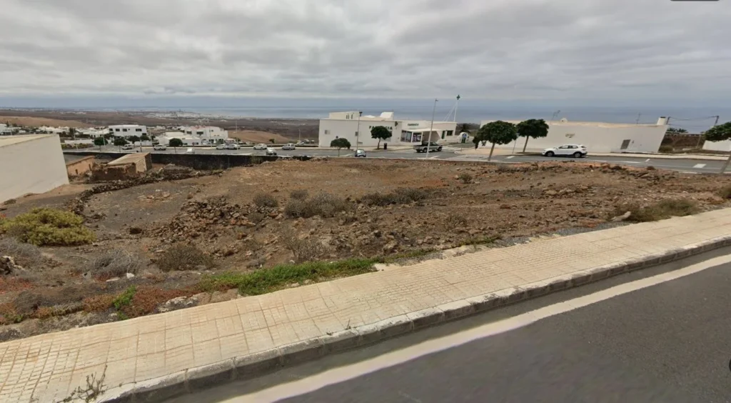 Parcela Comercial con vistas en Tías, Lanzarote