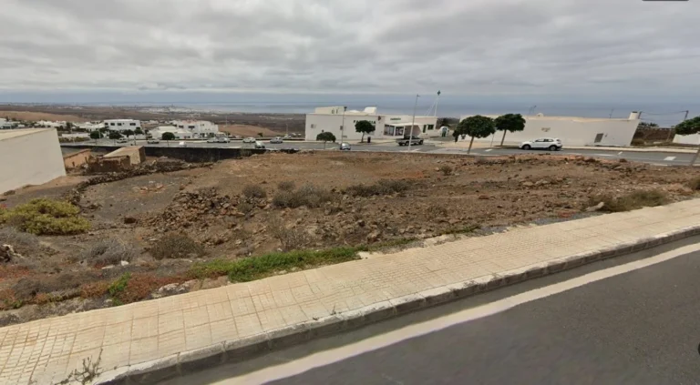 Parcela Comercial con vistas en Tías, Lanzarote