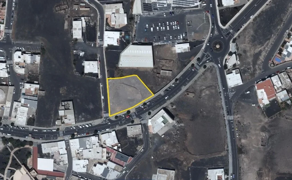 Parcela Comercial con vistas en Tías, Lanzarote 2