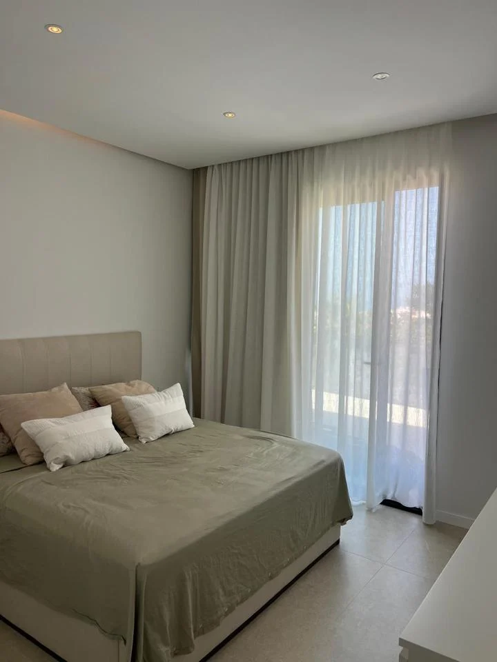 Exclusiva y Moderna Villa en Pueto Santiago 23