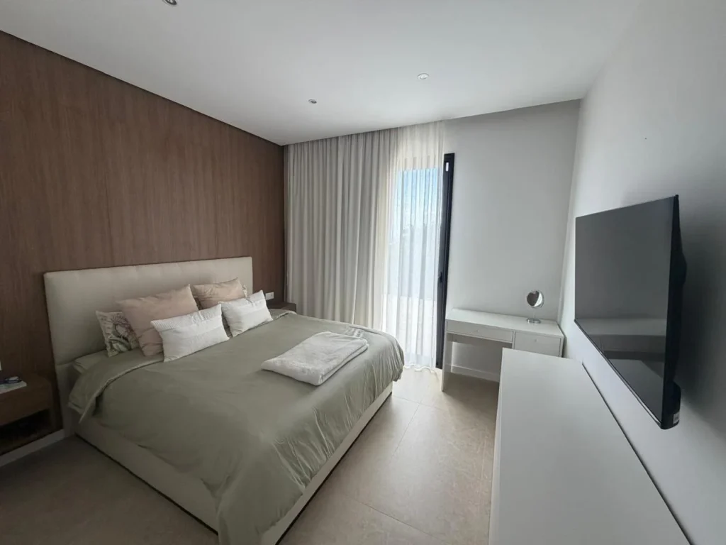 Exclusiva y Moderna Villa en Pueto Santiago 21