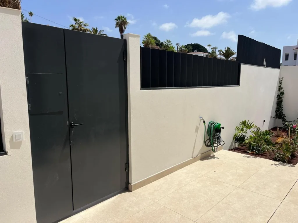 Exclusiva y Moderna Villa en Pueto Santiago 10